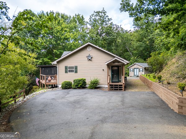 762 Mary King Mountain Drive, Murphy