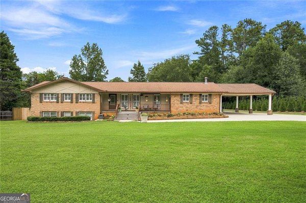 2779 Bob Cox Road, Marietta