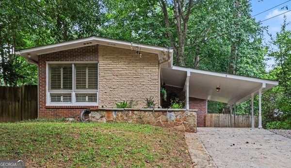 2065 Plantation Lane Atlanta