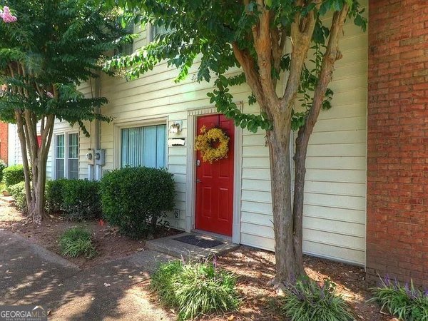213 High Creek Drive, Roswell