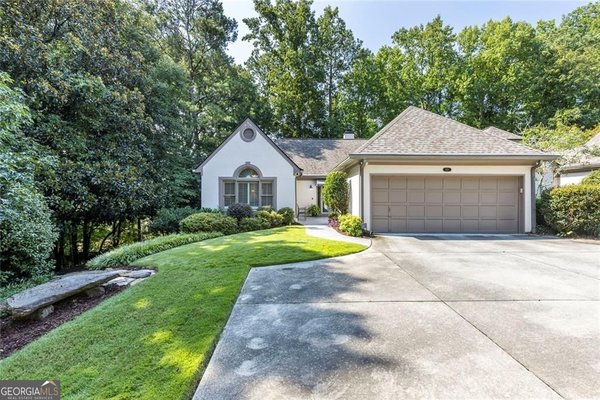 main picture of 450 Greenlaurel Drive, Sandy Springs