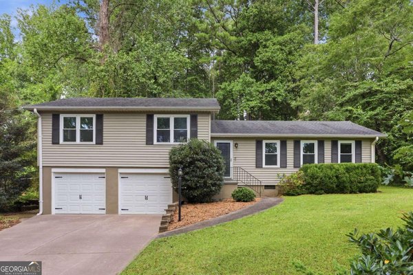 1661 Smithwood Drive Marietta