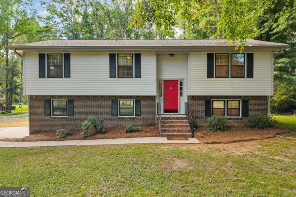6193 Pine Lane Douglasville