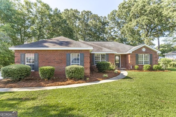 227 Crestwood Circle Centerville