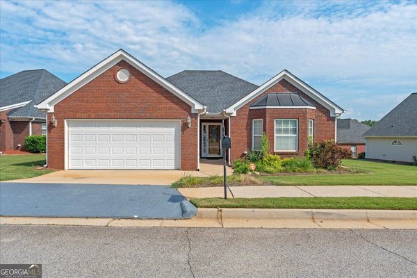 293 Prominent Loop, McDonough