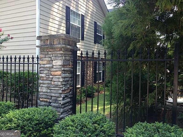 main picture of 201 Brighton Point, Sandy Springs