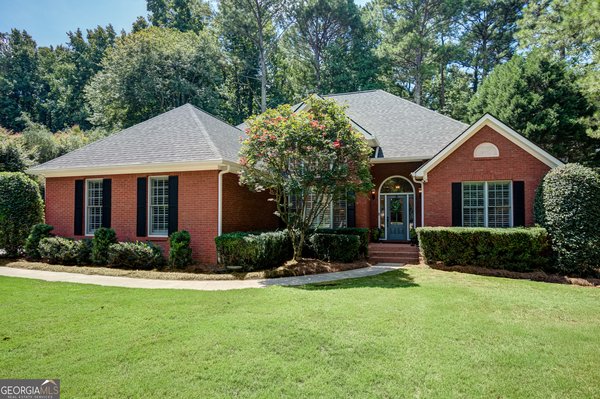 40 Shoreline Drive, Newnan