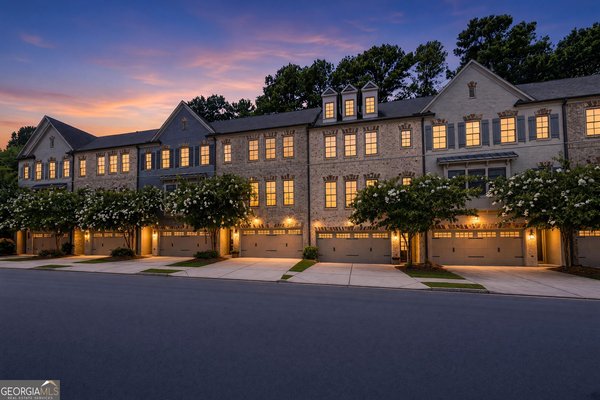 2538 Skyland Drive Brookhaven