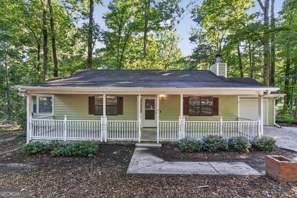 45 Guthrie Place Stockbridge