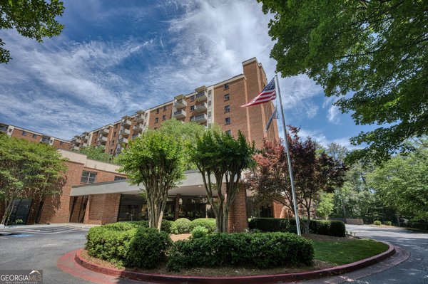 main picture of 300 Johnson Ferry Road, Atlanta