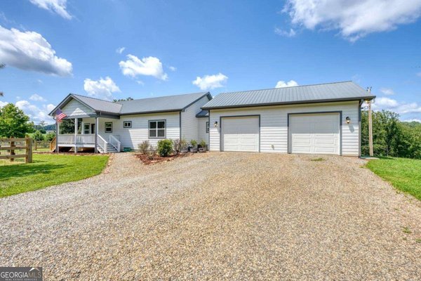 192 Flowers Drive Blairsville