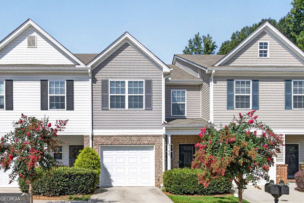 main picture of 4765 Beacon Ridge Lane, Flowery Branch