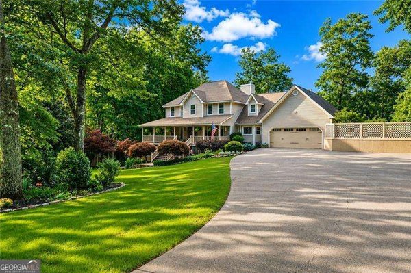 31 Fawn Lake Trail White
