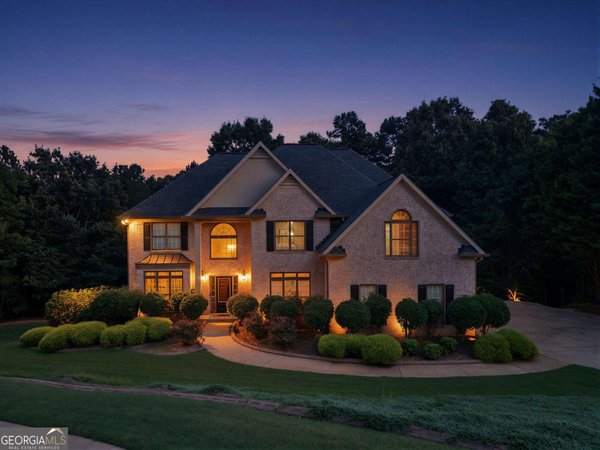 7741 Windswept Way Douglasville