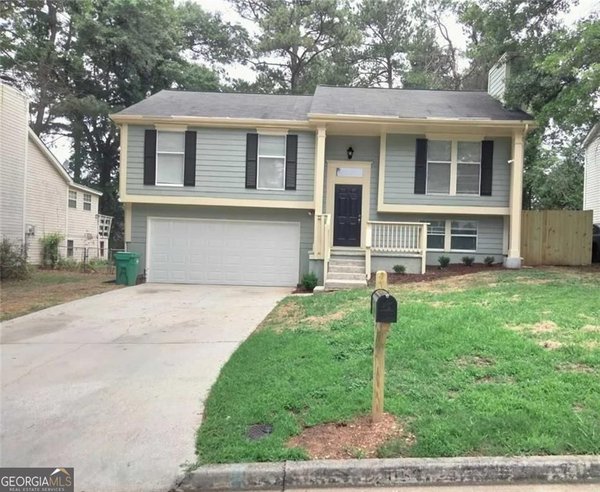 2053 Raintree Place Lithonia