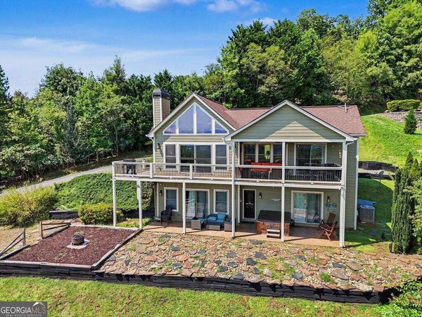 575 Longview Drive, Hayesville