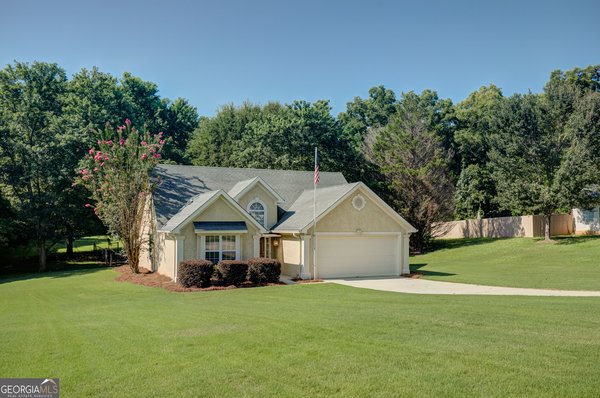 25 McIntosh Estates Drive Sharpsburg