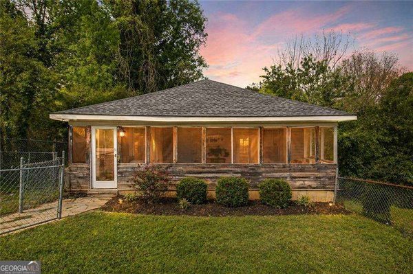 2014 MAPLE Avenue Rome