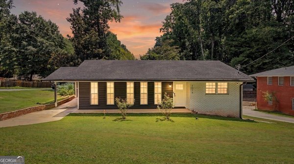 2074 Montrose Drive East Point