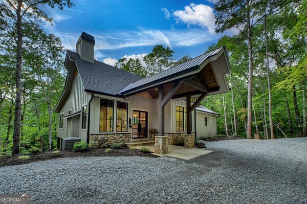 412 Mountain Tops Circle, Blue Ridge