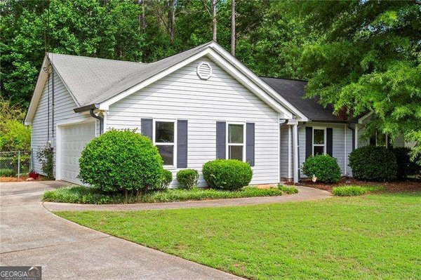 163 Nicki Court Hampton