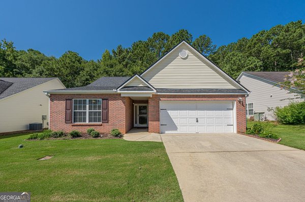 912 Village View Circle, Loganville