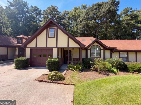 17 Dover Trail Peachtree City