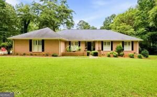 595 Heritage Drive, Macon