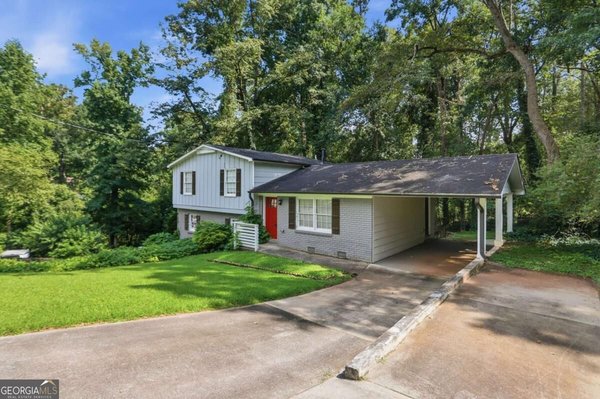 1633 Pine Glen Circle Decatur