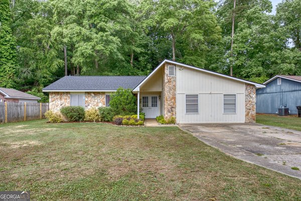 6517 Charter Oaks Circle Columbus