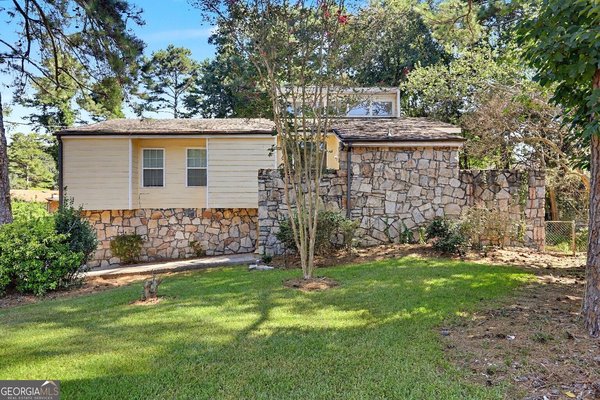 915 Strawberry Court, Ellenwood