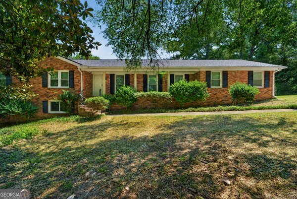 357 Lokchapee Drive, Macon