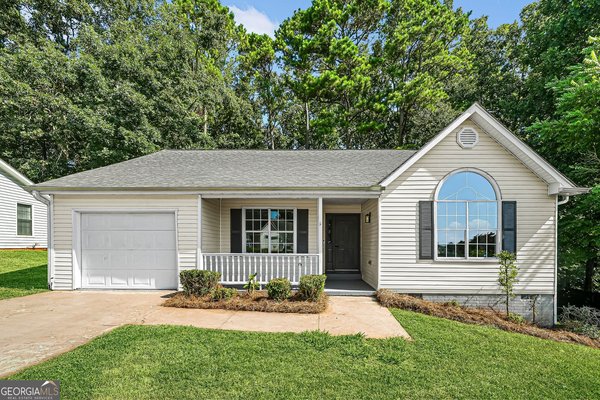 235 Oak Circle Stockbridge