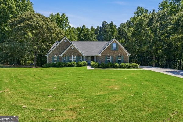 1611 Lake View Court Loganville