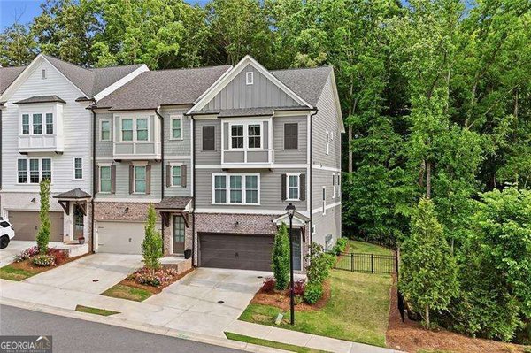 228 Retreat Lane, Canton