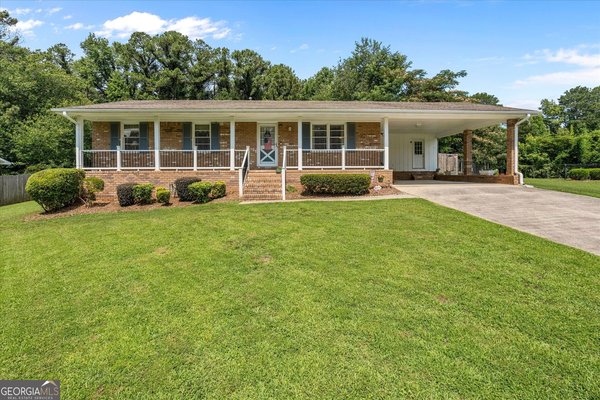 1417 Pineview Circle, Douglasville