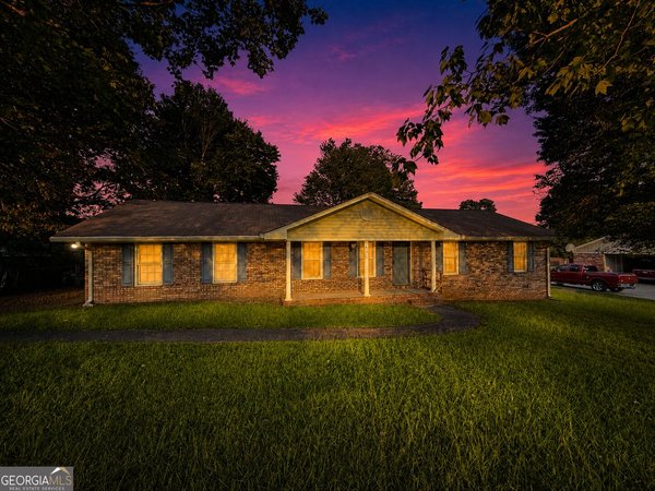 25 Montre Circle, Silver Creek