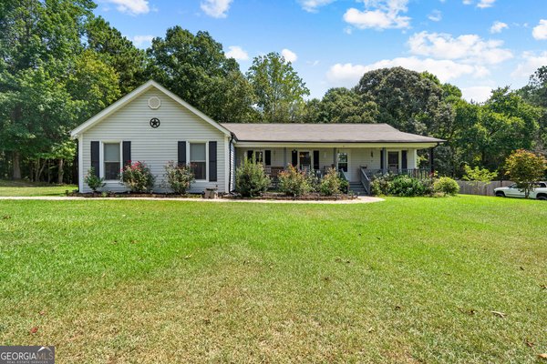 55 Manor Circle Sharpsburg