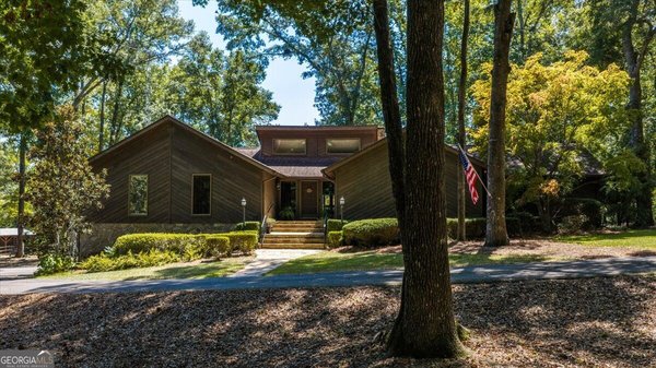 7576 Lakewood Drive, Macon
