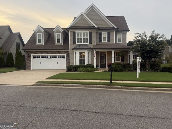 38 Grove Park Circle, Cartersville