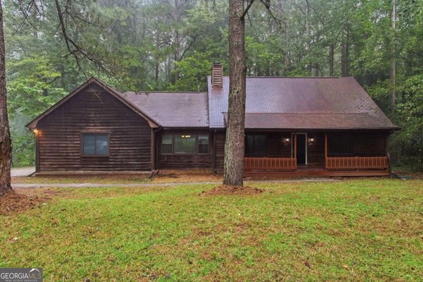 610 Ponderosa Court Fayetteville
