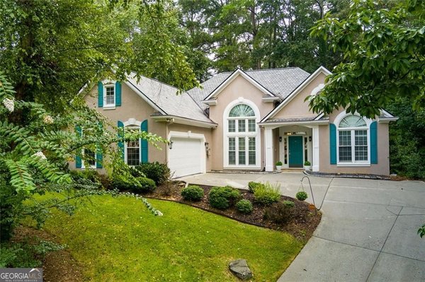 102 Legacy Court, Woodstock