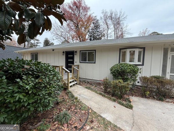 main picture of 42 Belle Isle Road, Atlanta