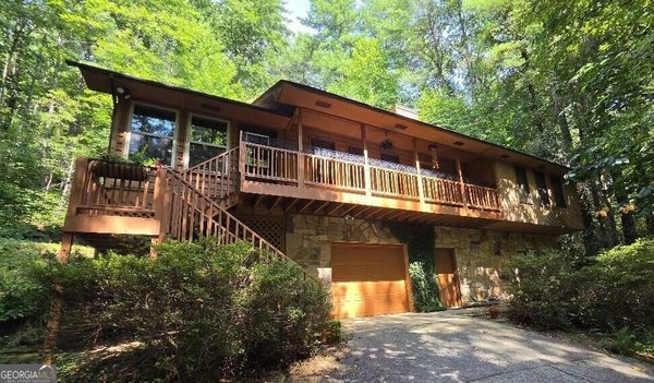445 Helton Creek Road, Blairsville