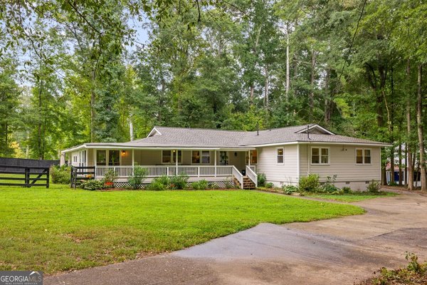285 Air Acres Way, Woodstock