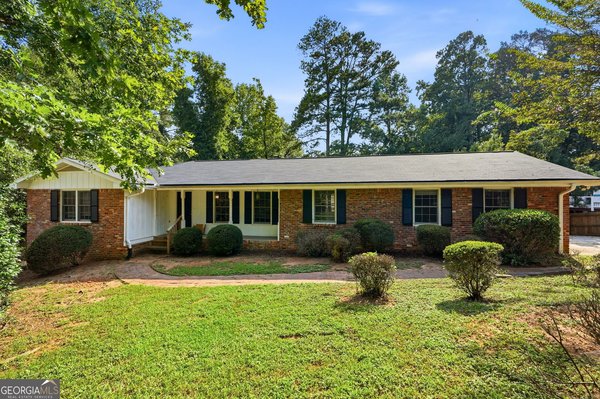 4270 Cove Way, Marietta