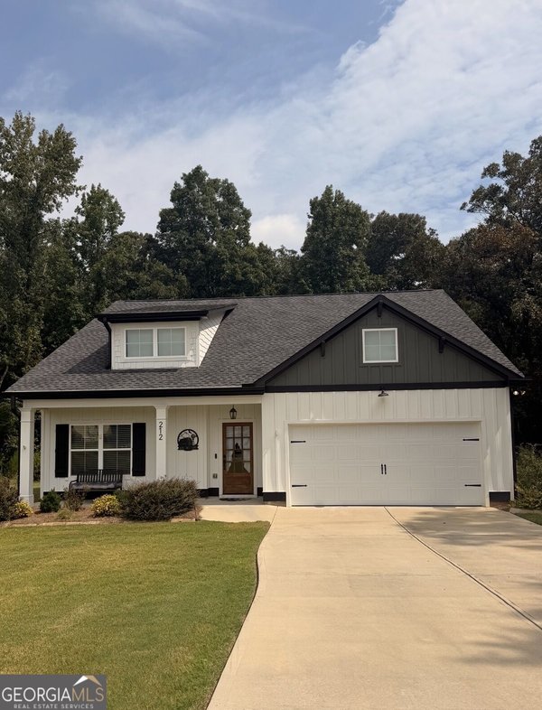 212 Live Oak Lane, Comer
