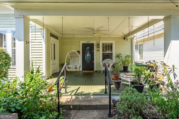 723 Avenue A, Rome