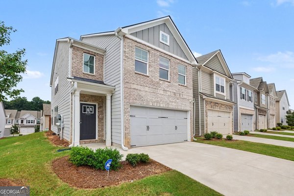 7666 Squire Court, Fairburn