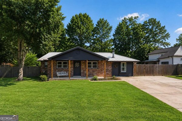 211 Brooke Drive, Alpharetta